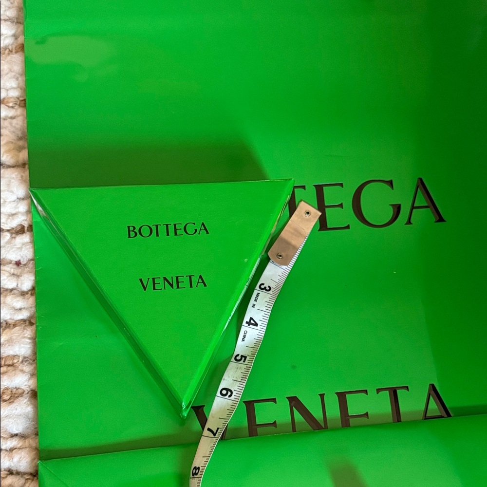 💚 NEW Bottega Veneta Set Green Triangle Bo &Shopping Bag🥳🥳❌❌ - Picture 5 of 5